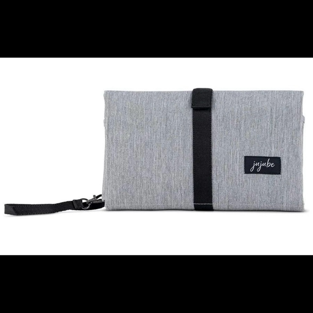 Ju-Ju-Be‎ Baby Gray and Black Portable Changing Pad Minimalist